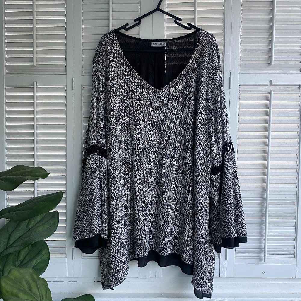 Catherines 3X Knit Sweater Black & White Womens Long Bell Sleeve Chiffon Crochet
